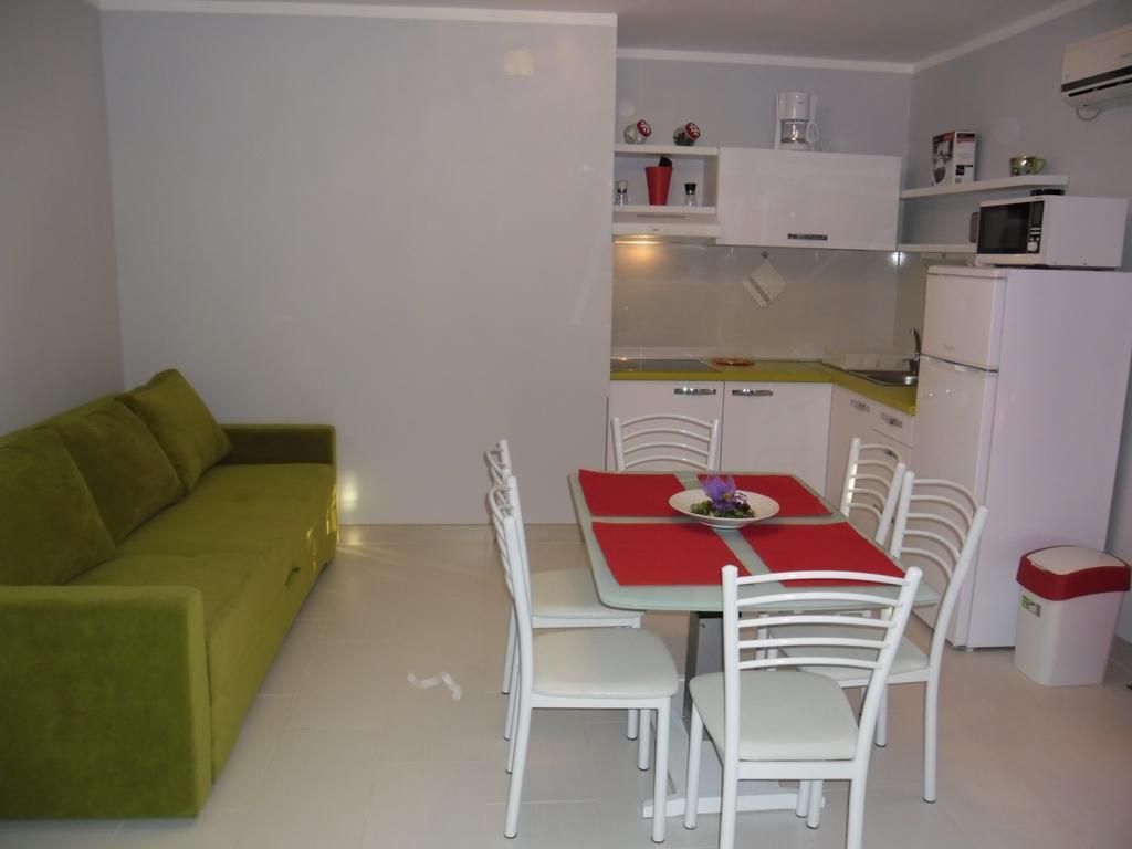 Apartments Jerine Tribalj Szoba fotó