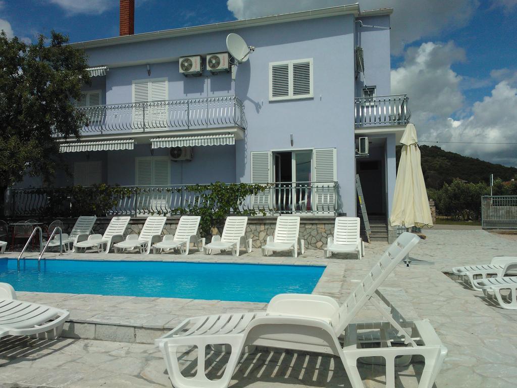 Apartments Jerine Tribalj Szoba fotó